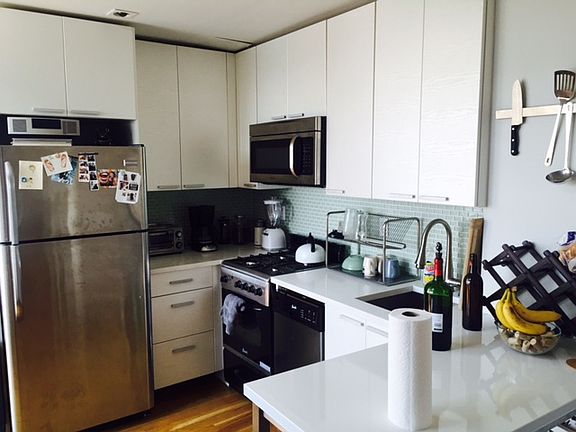 5th image of 1433 Dekalb Ave APT 9B