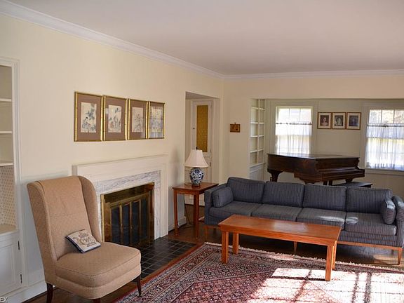 3rd image of 16705 Lomond Blvd