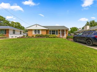 3103 Lawnview Dr, Des Moines, IA 50310