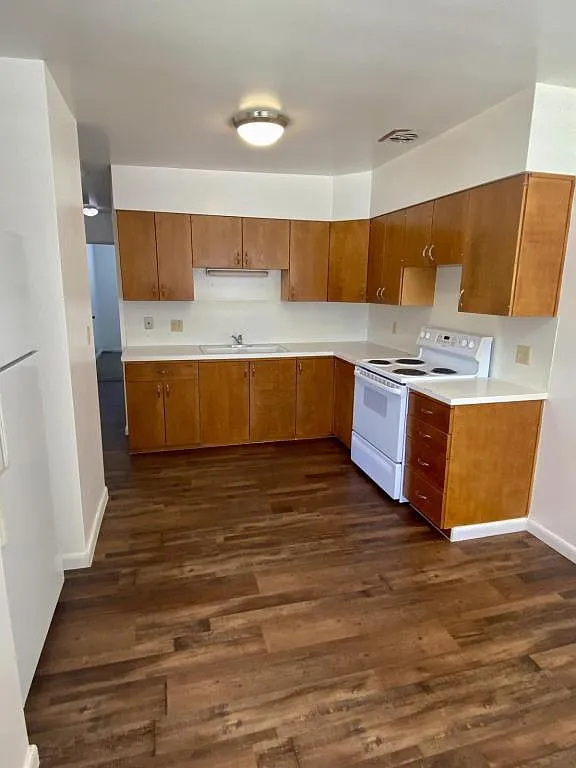 290 S Fairlane Dr Unit 3 — Photo 3
