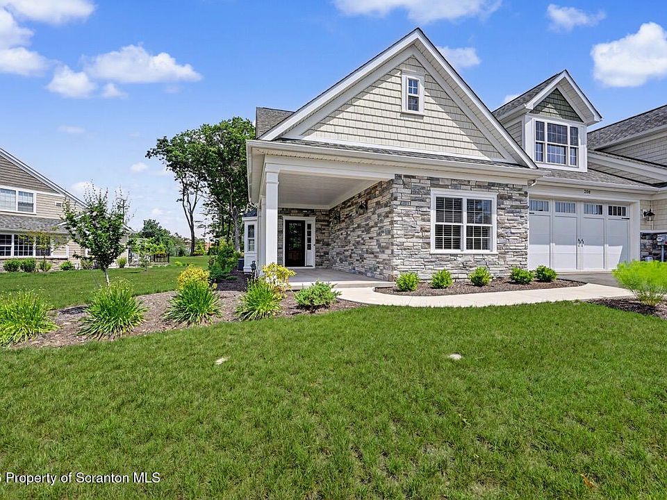 1st image of 208 Oak Hill Cir