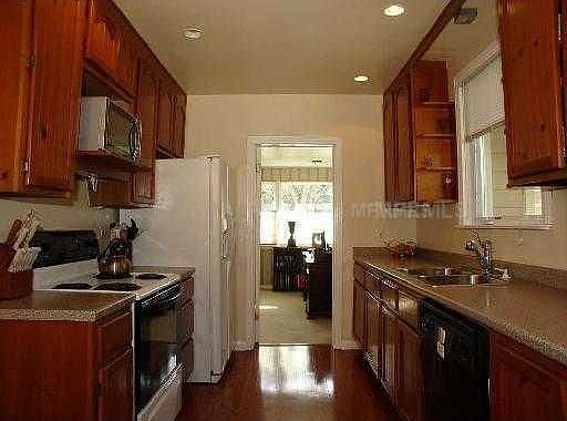 3rd image of 3803 W Granada St