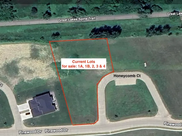 3222 Honeycomb Ct, Spirit Lake, IA 51360