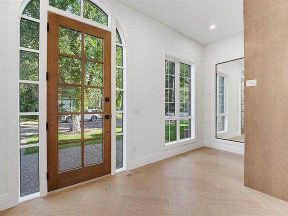 3rd image of 2407 N 4th Ave NW