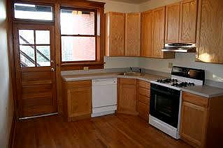 4th image of 5798 Pershing Ave #2W