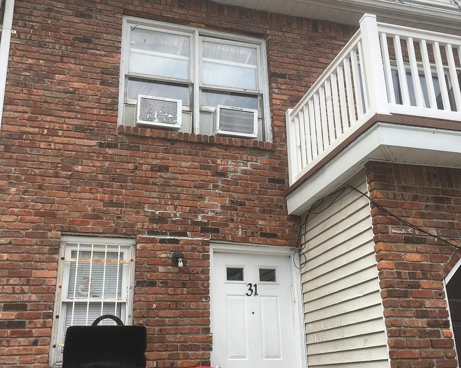 1st image of 32 Rupert Ave