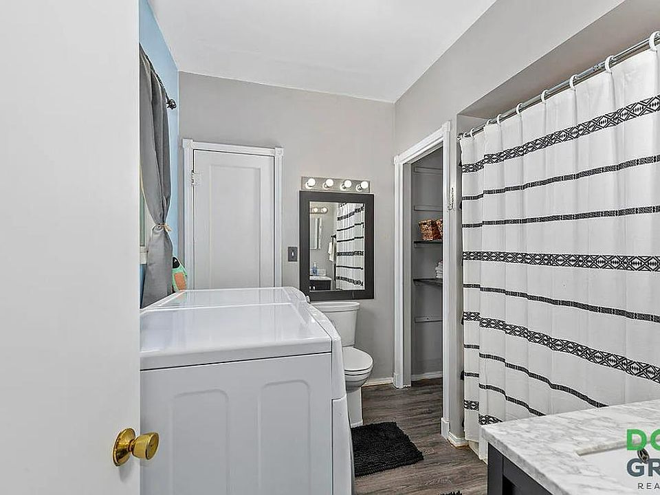 419 N State St, Ionia, MI 48846 Zillow