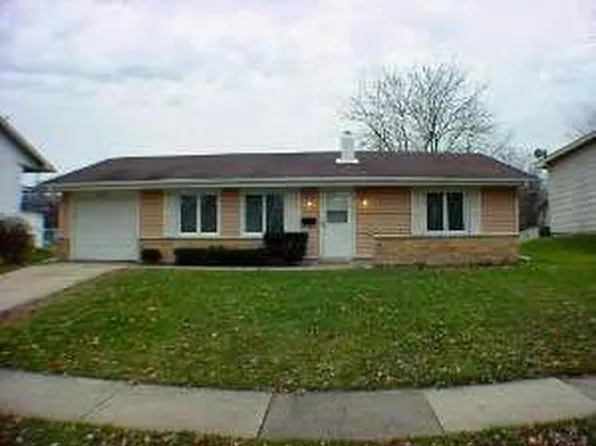 1475 Rosedale Ln, Hoffman Estates, IL 60169