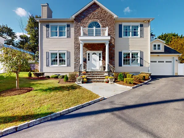 38 Hartford Ave, Greenwich, CT 06830