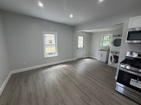 5th image of 73-75 Draper Ave