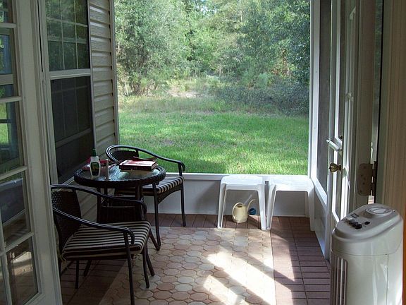 screened porch - back