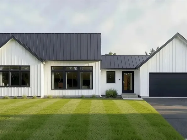 4492 Ridgewater Run, Traverse City, MI 49685