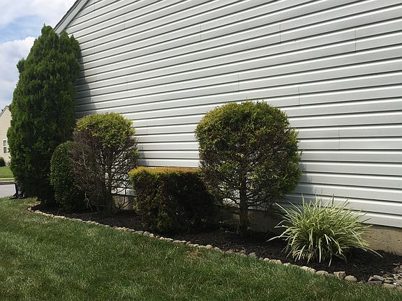 3rd image of 593 Woodrow Ct