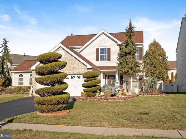 44 Sandstone Rd, East Windsor, NJ 08520