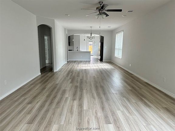 3rd image of 809 Mineral Wells Ln