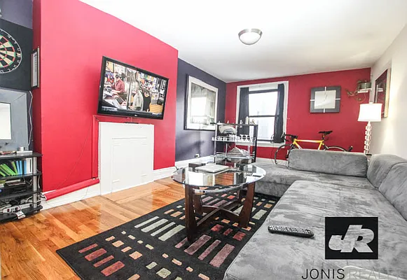 Rented by Jonis Realty | media 35