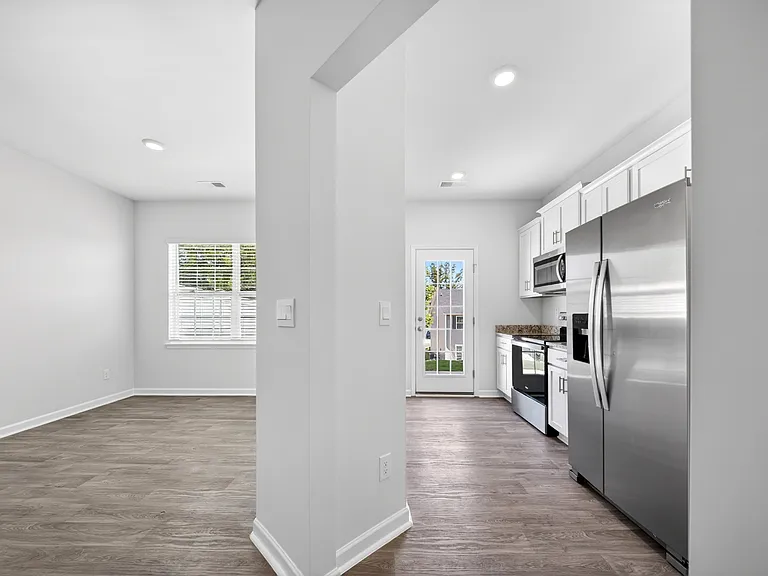 1175 Evelynnview Ln — Photo 8