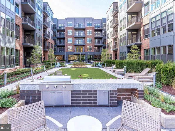 1761 Old Meadow Rd #102, McLean, VA 22101