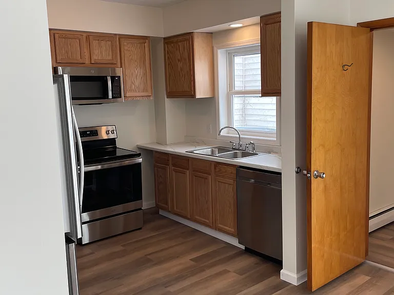 128 Main St — Photo 20
