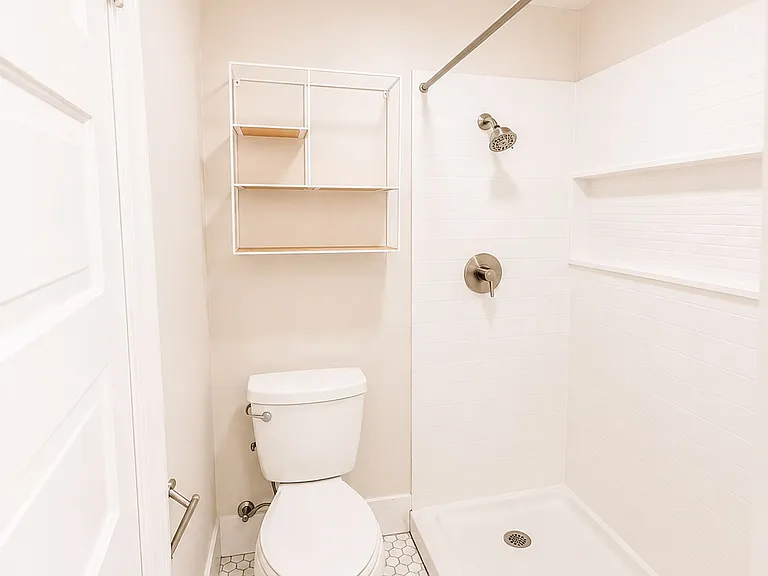 1214 W Sprague Ave #B1 — Photo 2