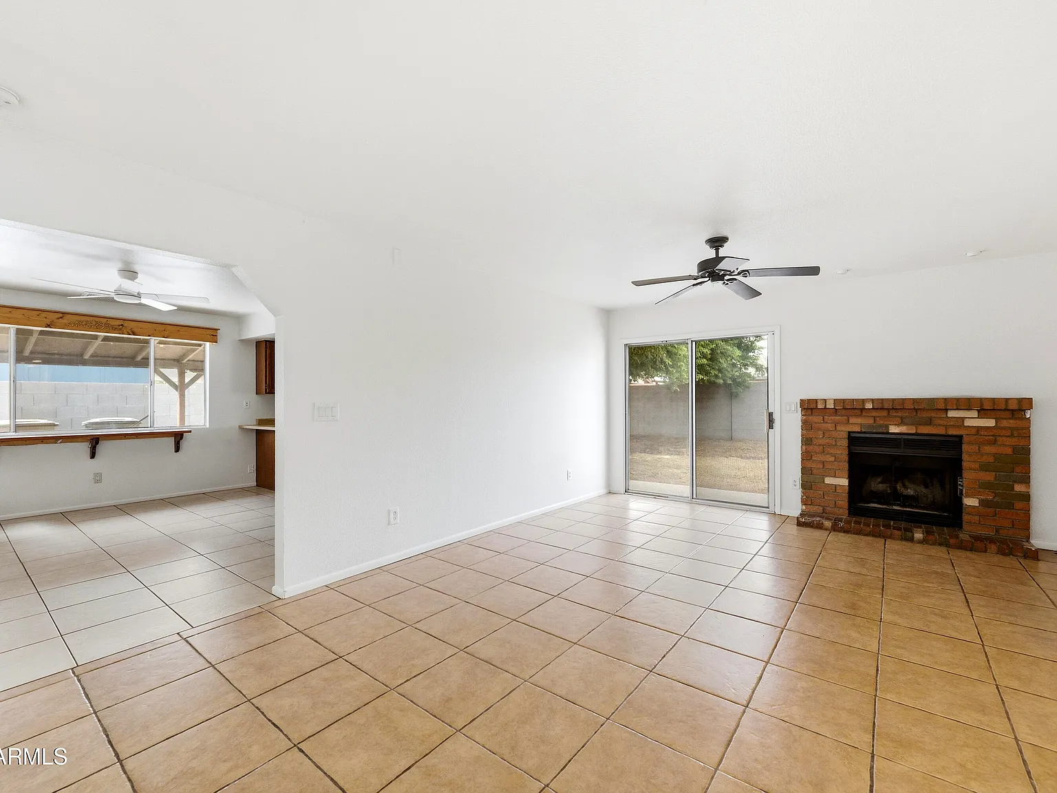3 bed, 2.0 bath, 1288 sqft, $1,800 — Photo 3
