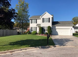 12 Palermo Cir, Amherst, NY 14228