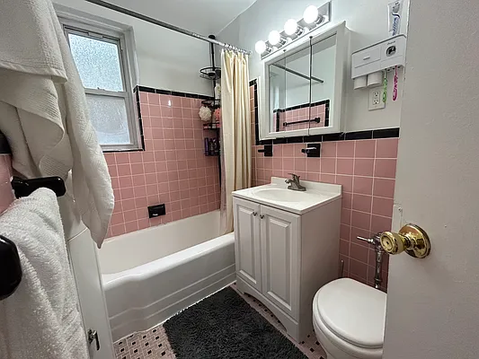 Rented by REAL New York | media 6