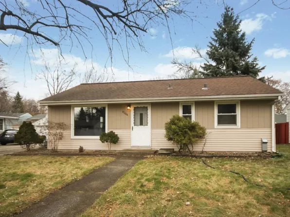 8204 34 1/2 St W, Saint Louis Park, MN 55426