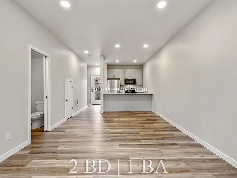 3323 SE 87th Ave — Photo 2