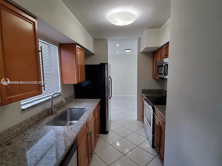 1630 NE 157th Ter — Photo 3