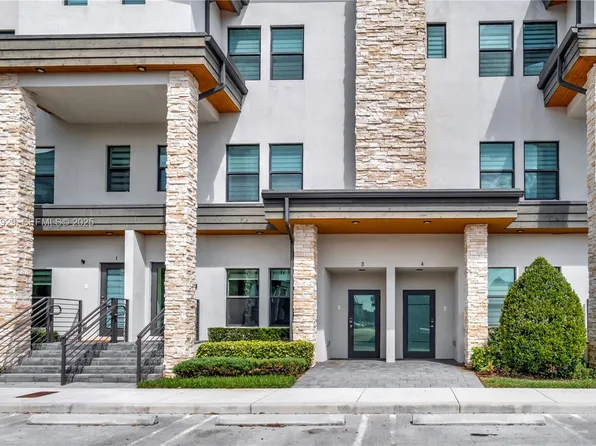 10473 NW 82nd St #3, Doral, FL 33178