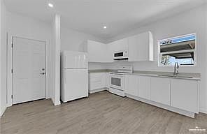 4th image of 1303 Marcela Dr #1