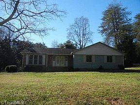 1st image of 12 Carlynn Ct