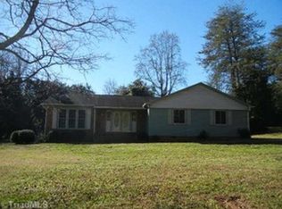 12 Carlynn Ct, Greensboro, NC 27455