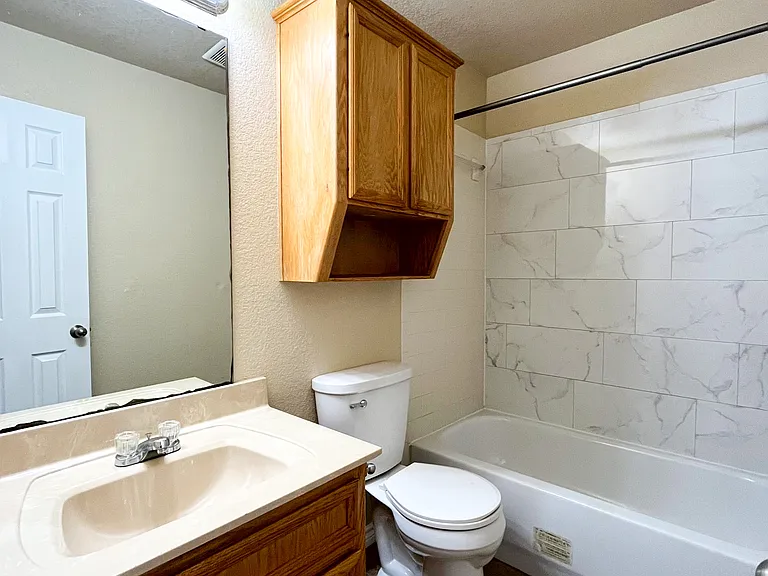 418 W Green Ave #A — Photo 14