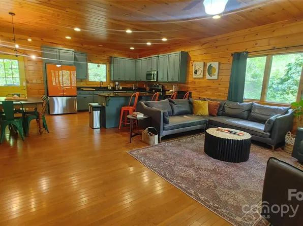 101 Timber Wolf Trl, Cullowhee, NC 28723