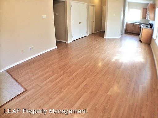 3rd image of 5933 Robinwood St
