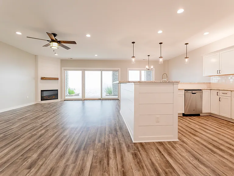 22595 Bayview Ln — Photo 2