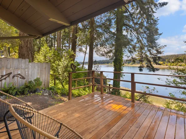 16357 Reitan Rd NE, Bainbridge Island, WA 98110