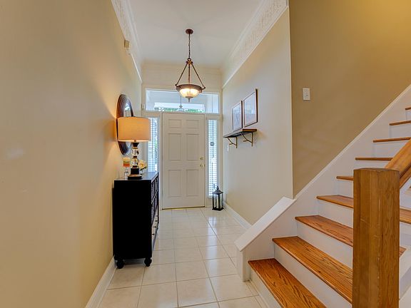 3rd image of 9949 Westwood Manor Dr