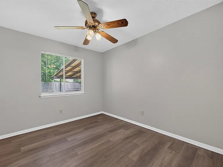 2403 Autumn Springs Ln — Photo 23