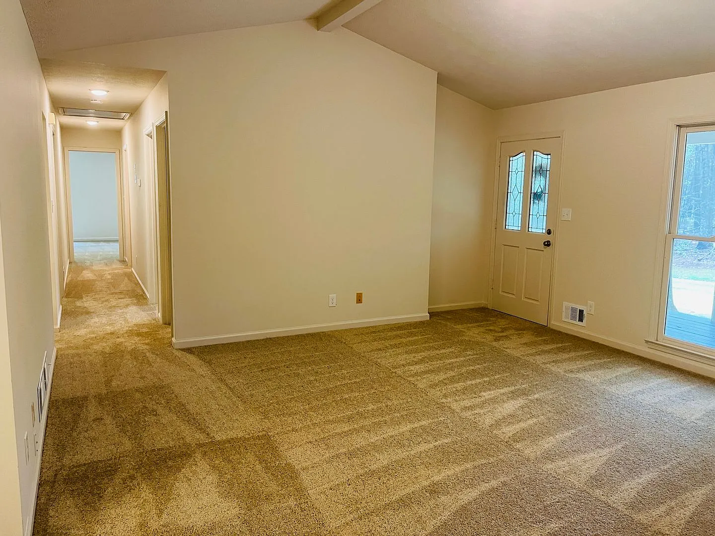 Beautiful 3 bedroom 2 bathroom home on 5 acres in Dawsonville! Must See! — Photo 4