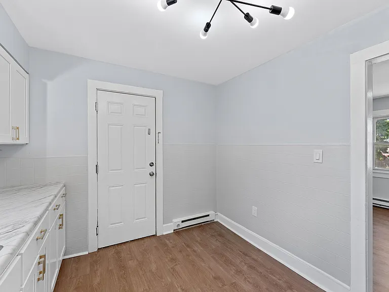 7 Elizabeth St #3 — Photo 8