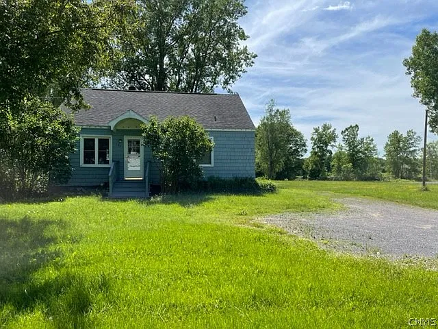 2 bed, 1.0 bath, 1300 sqft, $1,795 — Photo 1