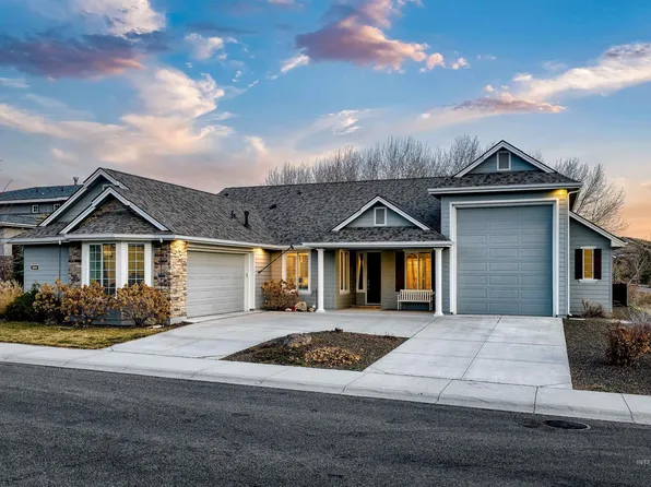 5699 W Creeks Edge Dr, Boise, ID 83714
