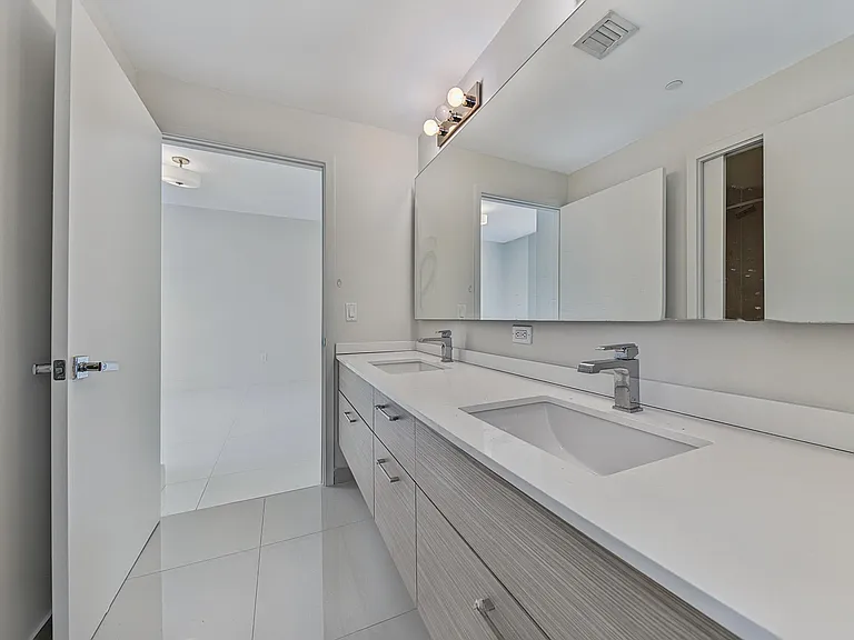 600 NE 27th St #1605 — Photo 32