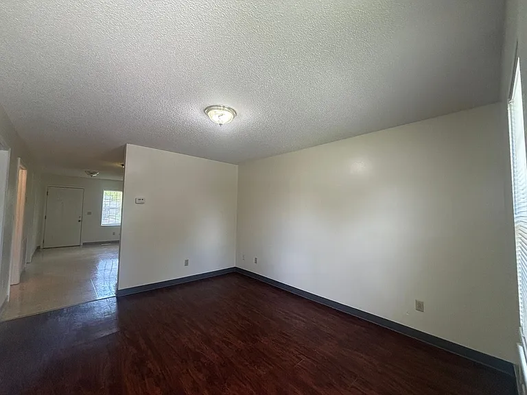 109 Ed Davis Rd — Photo 5