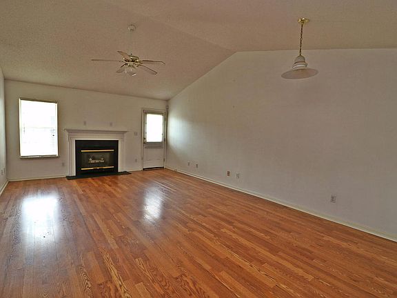 2nd image of 2601 A Boone Ct