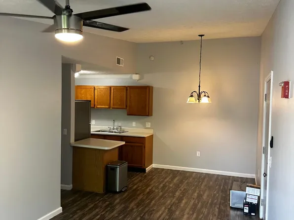 1081 S Broadway, Lexington, KY