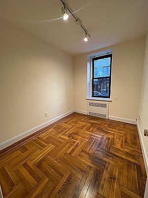 3rd image of 56 W 65th St #1C